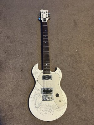 First Act Adam Levine 222 Electric Guitar White Solid Body 6 String 22 Frets