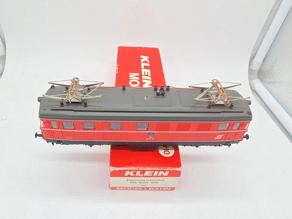 Klein Modellbahn ÖBB 1046.07 Orange Livery White Stripe - Image 3 of 4