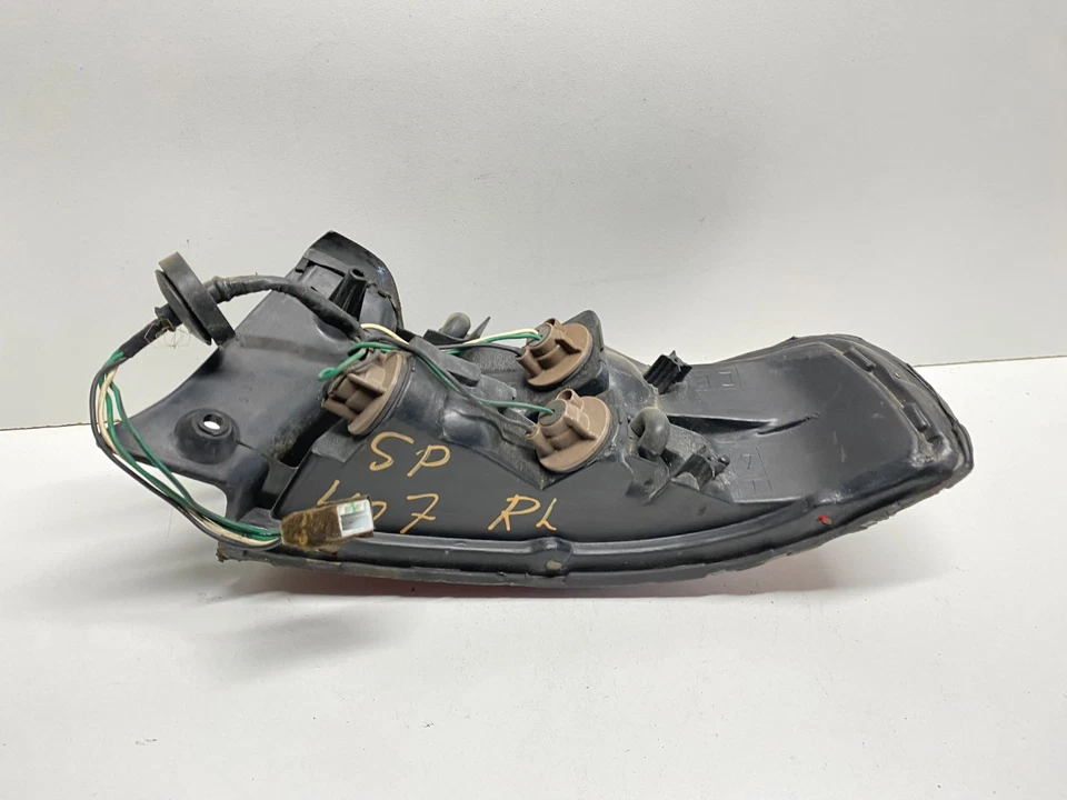 1992-1995 MAZDA 929 REAR LEFT DRIVER SIDE OUTER TAIL LIGHT OEM, 166-58677 - Image 3 of 4