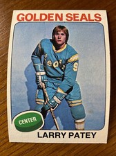 1975 Topps Hockey #137 Larry Patey California, Golden Seals SHARP