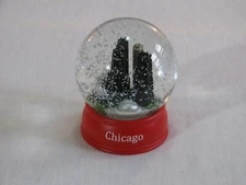 Chicago Skyline Snow Globe, Unbranded, Bean/El/Hancock/Sears/Water Tower rr