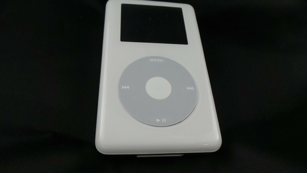 Apple iPod A1099 20 GB Photo White 4th Generation (MA079LL/A