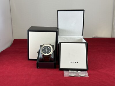 Authentic Gucci 142.2 Men Quartz Watches B2525 No.2600 for sale