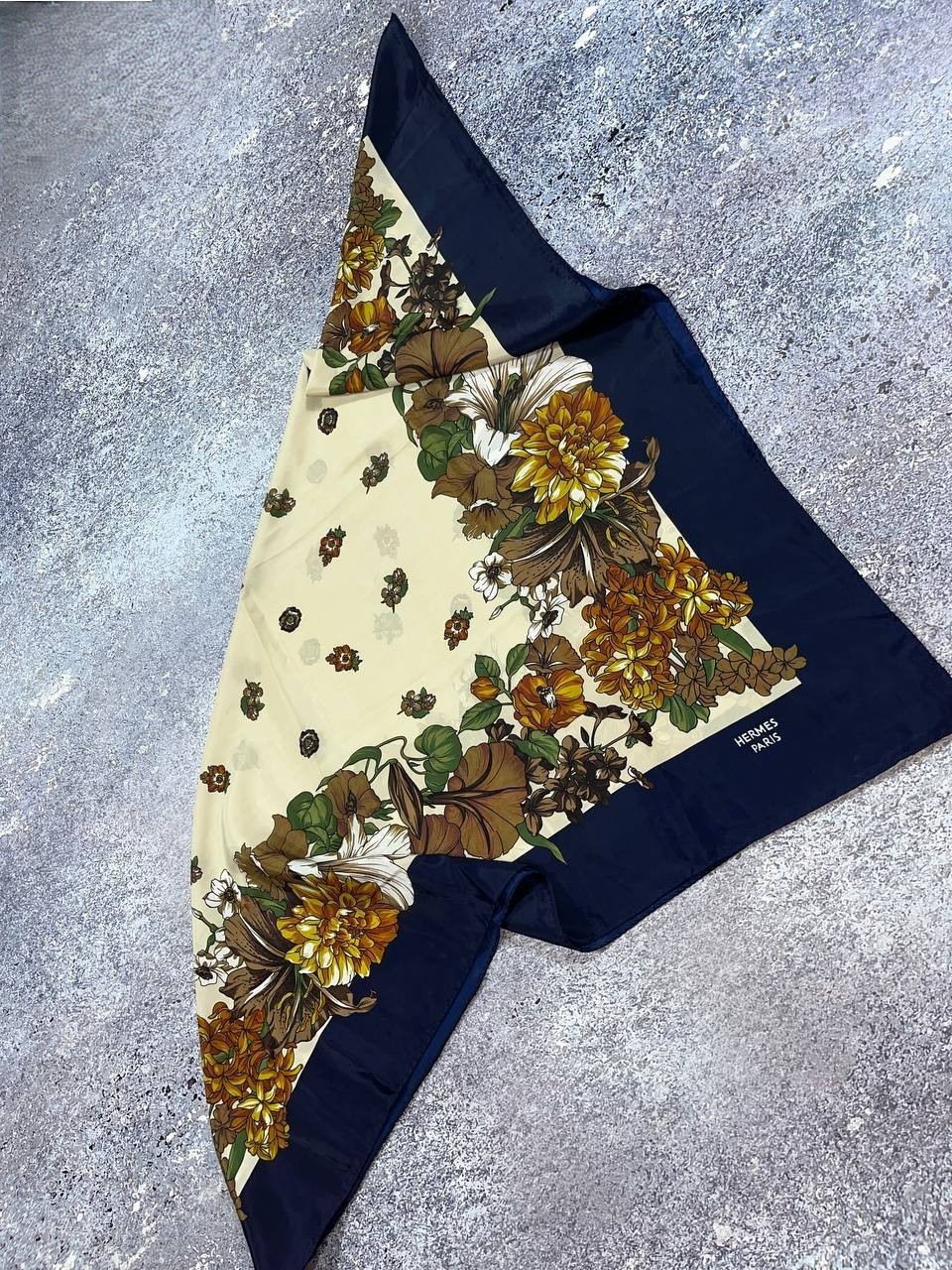 Rare Vintage Hermes Paris Silk Scarf - Floral Design, 88cm image 5