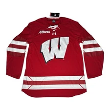 Under Armour University Of Wisconsin Badgers WCHA Red Hockey Jersey Men’s Size M