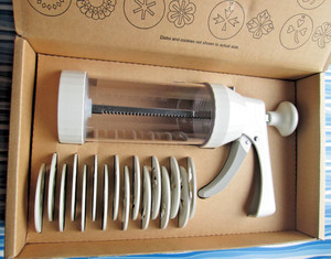 Pampered Chef 2000 White Cookie Press #1Y001525-9/00 in Box 16 discs NEVER USED