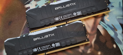 1x16GB CrucialBallistix RGB DDR4 RAM(32GB-KIT)3200MHz UDIMM BL16G32C16U4BL.M8FB1