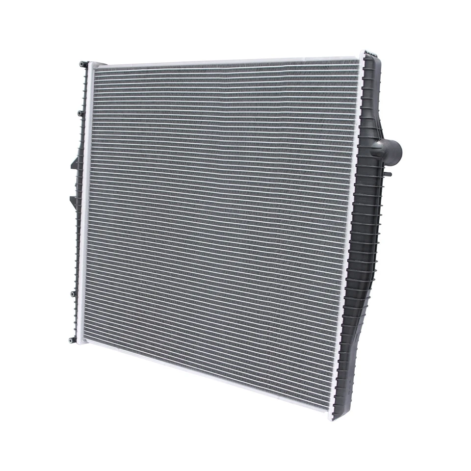 Radiator Fits 2003-2008 Volvo VNL 2004-2009 Volvo VNM 20461059 2037029 20991711 - Imagem 2 de 4