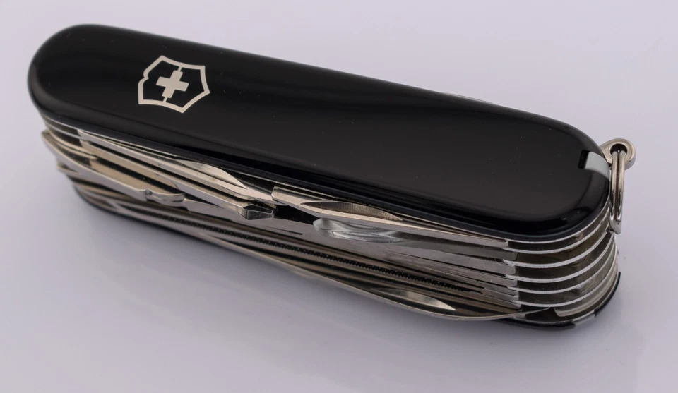 Faca Victorinox Swiss Army multi-ferramenta SwissChamp Swiss Champ preta 1.6795.3 - Imagem 2 de 4