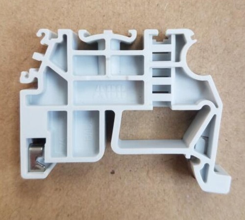 Base Schuko ABB-Entrelec M1173 - Modular Y Práctica