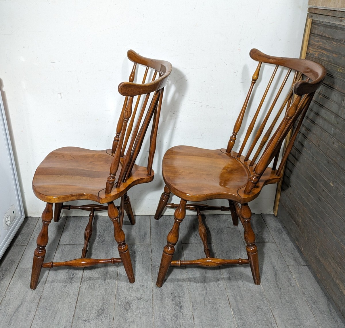 家具 Vintage Windsor chair Vintage D R Dimes Windsor Chairs Warm Tones Mixed Wood