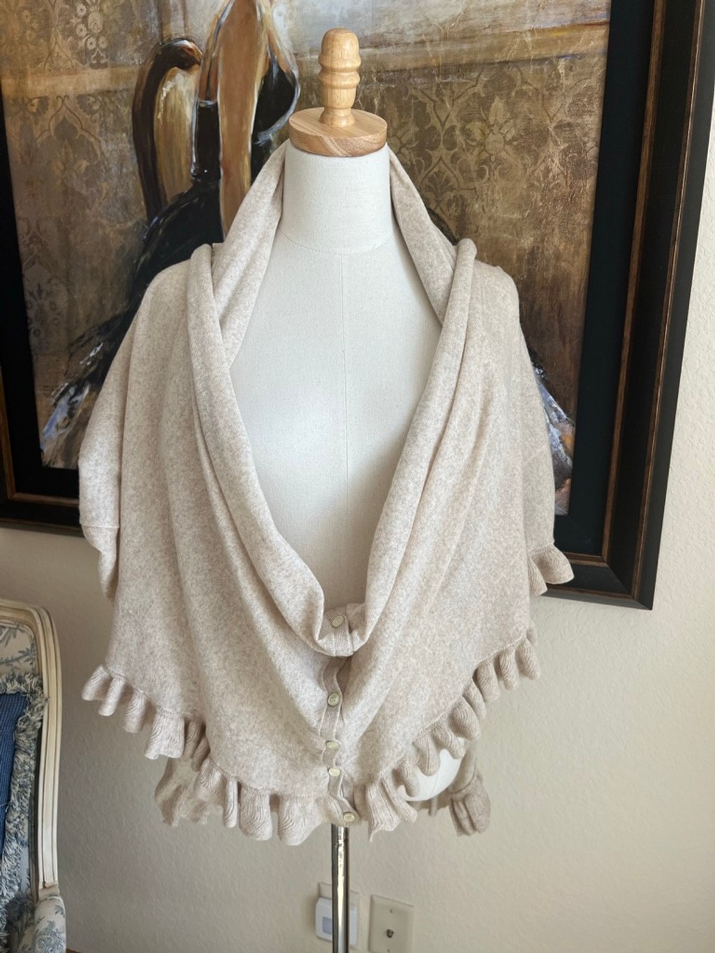 NWT Alice + Olivia Sample!! Beige Ruffle Knit Scarf & Wrap One Size image 4