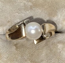 10K Genuine Pearl Ring Akoya Pearl