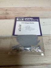 Dapol C73 Village Stocks, HO / OO Gauge.