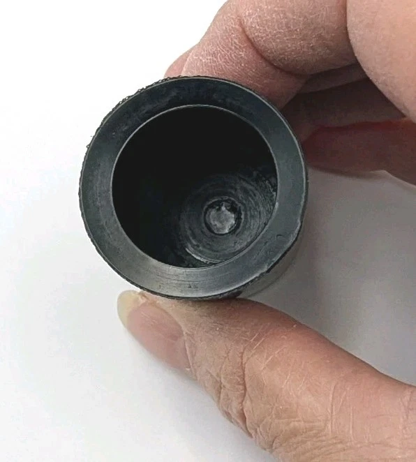 OEM De colección NOS Sable Rod Butt Cap Goma Repuesto Negro Aprox 1.25" OD