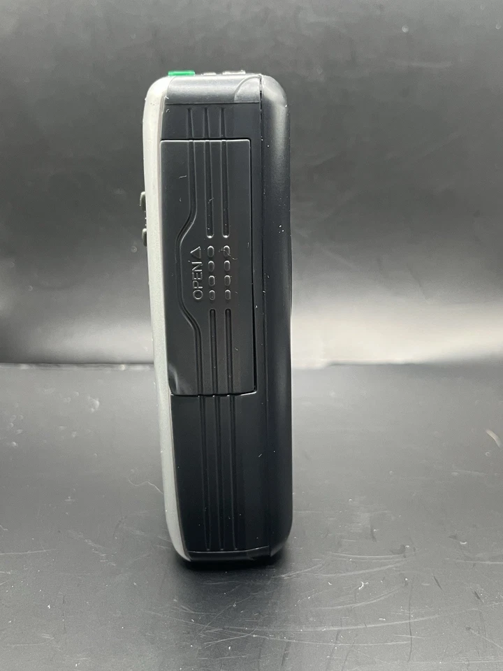 Sony Walkman WM-FX481 FM/AM Radio Cassette Reproductor de Cinta NUEVO CINTURÓN Probado y Funciona Foto 4 de 4