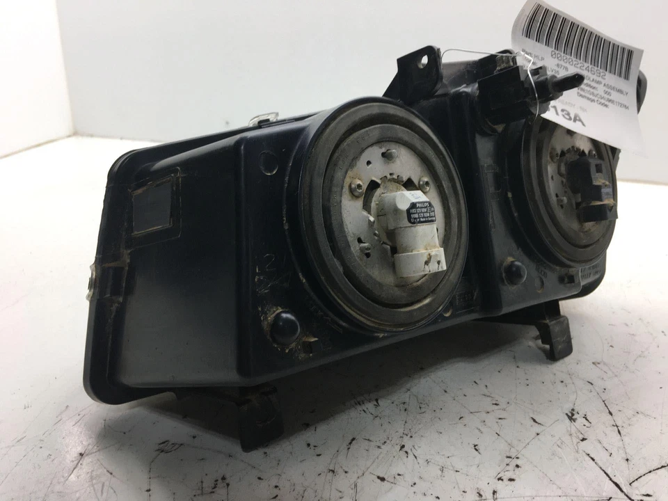 Faro pasajero derecho Chevy Silverado 3500 06 Foto 3 de 4