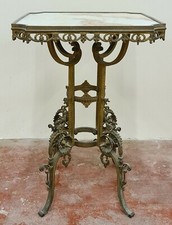 TABLE D'APPOINT EN BRONZE AVEC DESSUS EN MARBRE. STYLE EMPIRE. XIXÈME SIÈCLE.