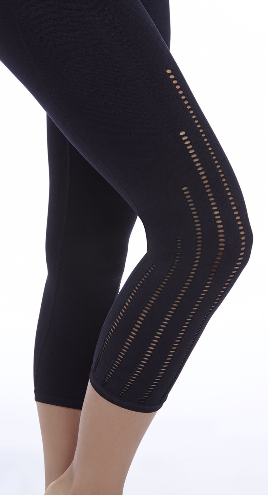 Fabletics Seamless Solid Capri Leggings Black Sz … - image 4