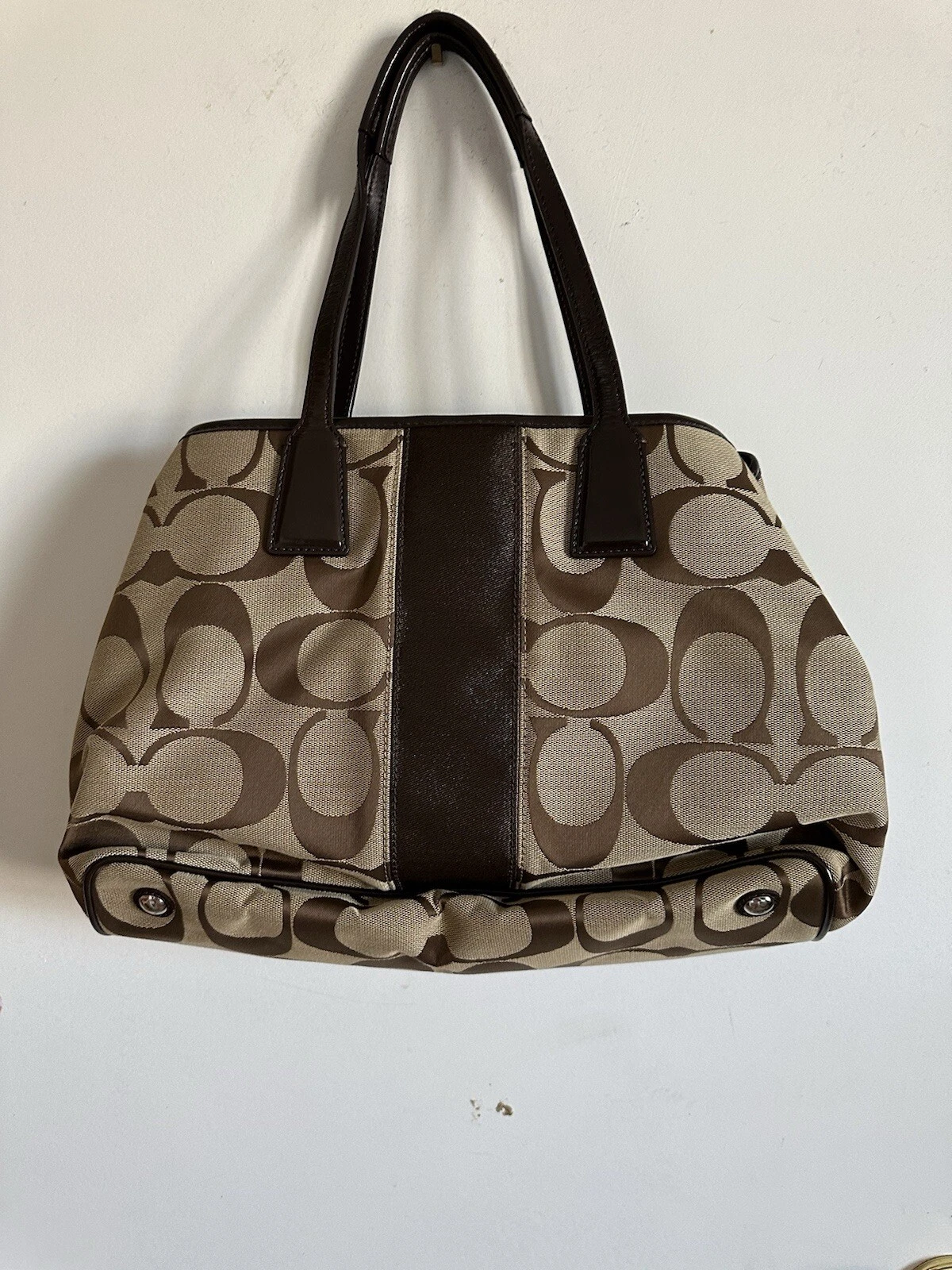 Borsa a mano Coach firmata a righe con cornice a quadri F17424 SKHMA kaki mogano