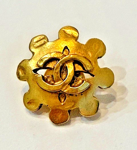 Chanel Gold-Tone Camellia Flower Vintage Pin Brooch (formerly an