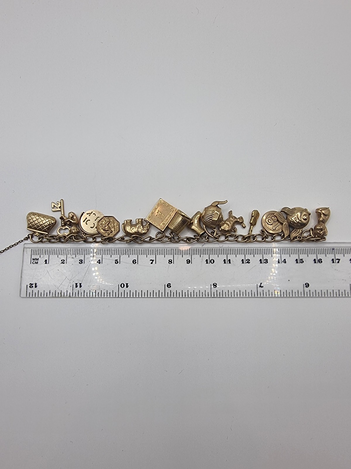 9ct GOLD Vintage Charm Bracelet image 5