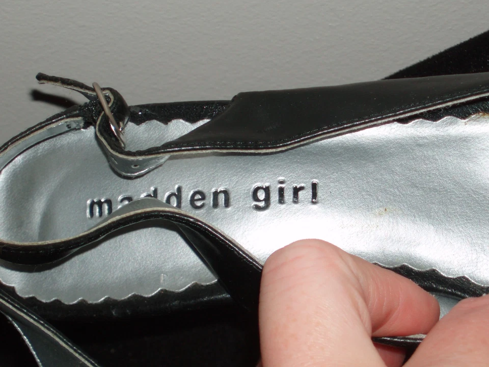 Tacones MADDEN GIRL Estampado Floral PUNTERA ABIERTA Talla 7 PAULINE Blanco y Negro Foto 2 de 4