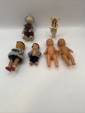 Lot Kunstoff Puppen Gummi Einrichtung Spielzeug Familie 6STk