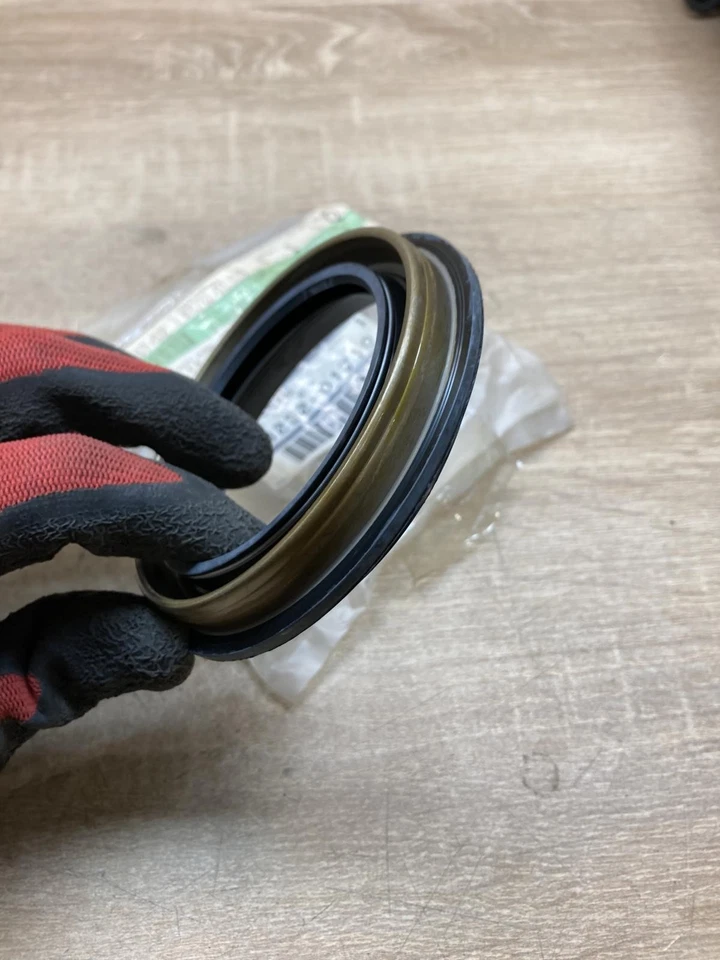 43232 01J10 4323201J10  Front wheel hub Fits for Nissan Patrol Y61 - Bild 4 von 4