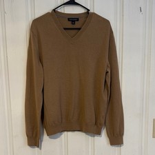 Banana Republic men  s size medium 100 merino wool v neck pullover sweater