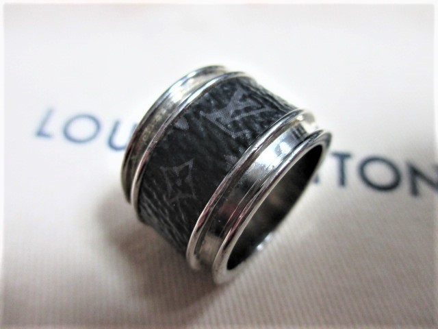 LOUIS VUITTON Berg Monogram Eclipse Ring Men s M … - image 1