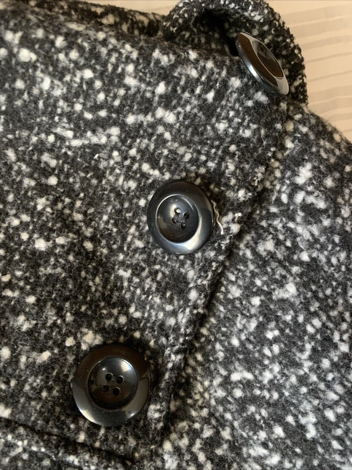 Mantón con cuello de capa forrado medio Rue 21 Foto 2 de 4