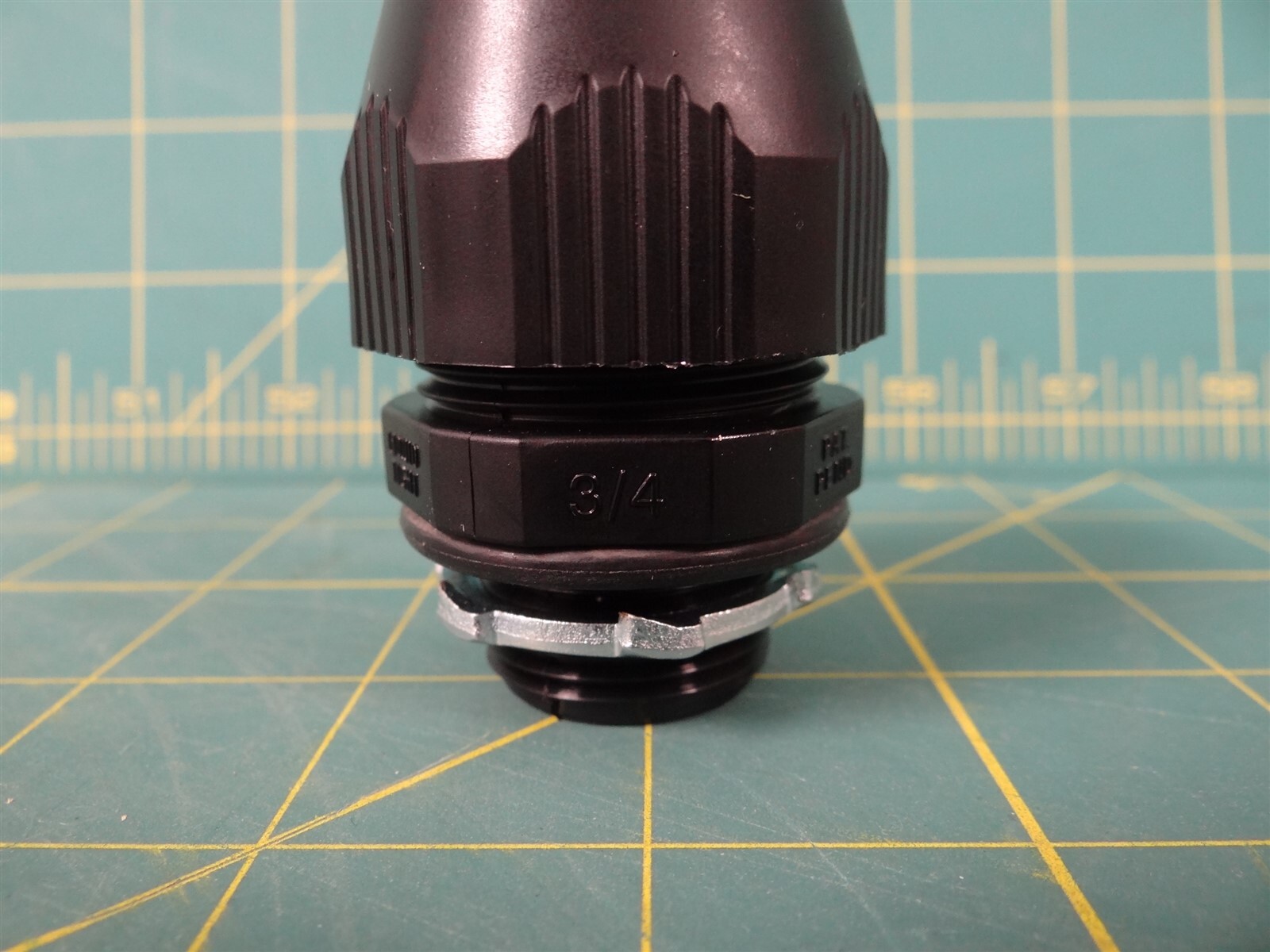 Thomas & Betts LT75P 3/4" Liquidtight Straight Bullet Conduit Fitting