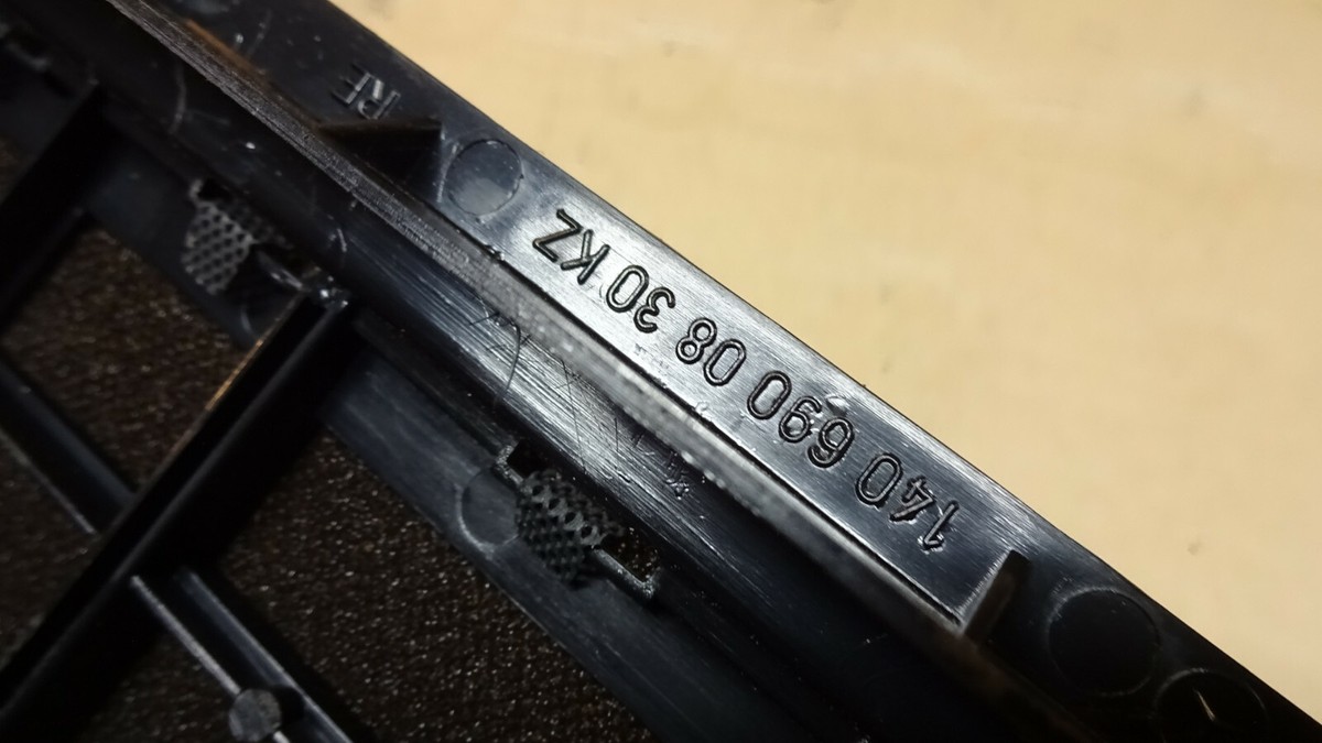 Mercedes W140 400 SE S 420 (8) Lautsprecher Abdeckung hinten Mercedes W140 400 SE S 420 (8) Lautsprecher Abdeckung hinten