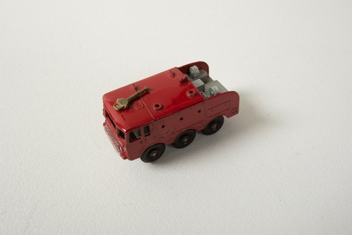 Matchbox Fomite Crash Tender (R4E-3) Lesney (JSF6) Serie 63 Aeroporto Rosso - Foto 3 di 8