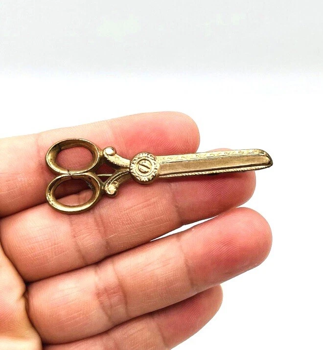 Scissors brooch deals