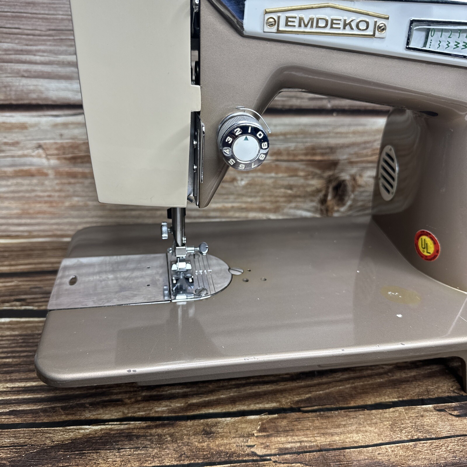 Vintage EMDEKO Zig Zag Quality Home Sewing Machine All Metal Made in