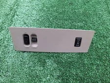 2004 - 2012 Nissan Armada QX56 Overhead Dome Console Sunroof  Switch Panel OEM