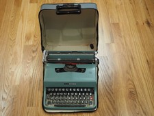 olivetti lettera 32 typewriter - made in Spain - with case  For Parts thumbnail