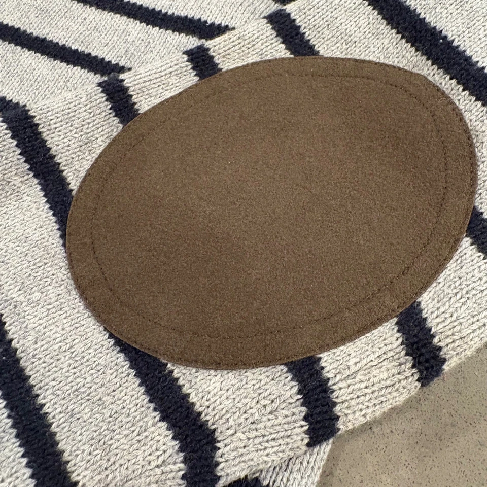 Suéter a Rayas Gris Azul Marino Cortes Redondos Parches en el Codo Cuello Redondo Niños M 8 Preppy Foto 4 de 4