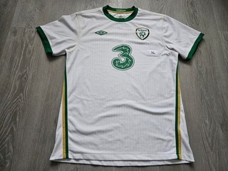 Mens Umbro Republic of Ireland Away football shirt 2010 2011 Size L