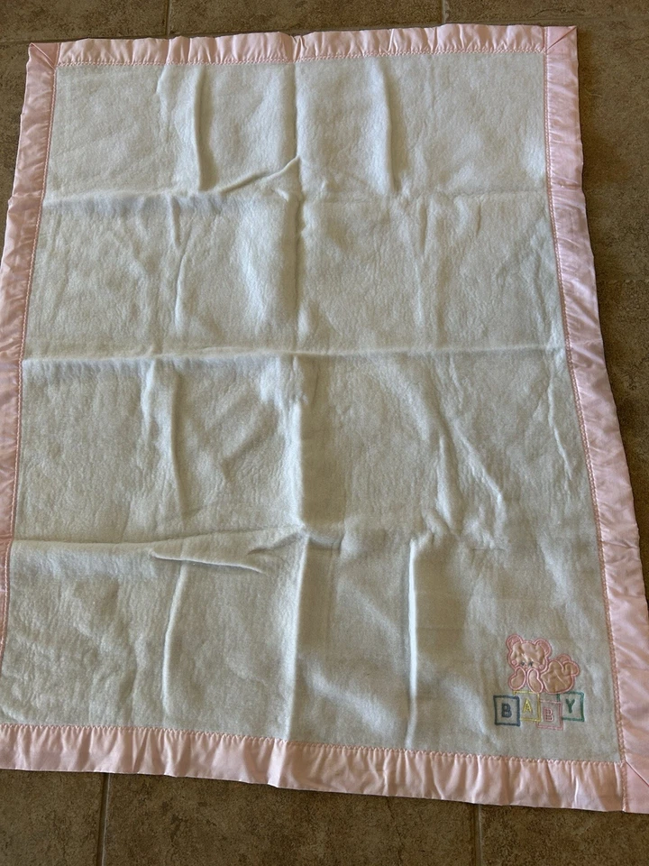 Vtg Baby Crib Blanket White Acrylic With Pink Satin Trim Embroidered Bear & BABY - Image 2 of 3