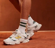 New Balance 9060 Men’s 8.5 collegiate trainers in white green and gold U9060AGG