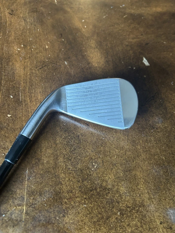 Titleist 712u 4 Iron X Stiff 6.5 HZRDUS - Image 2 of 4