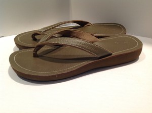 eddie bauer flip flops