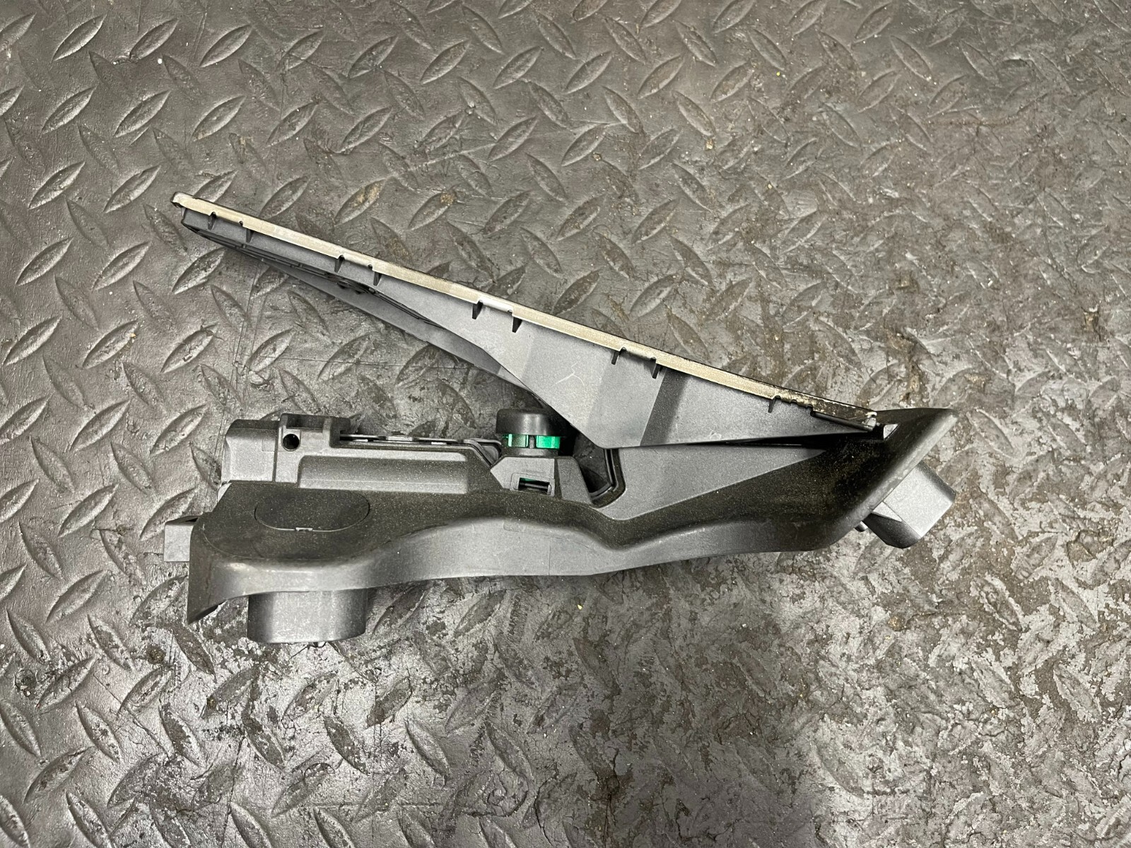 2017 AUDI R8 GAS PEDAL ASSEMBLY OEM 2018 1K1-723-503-AK