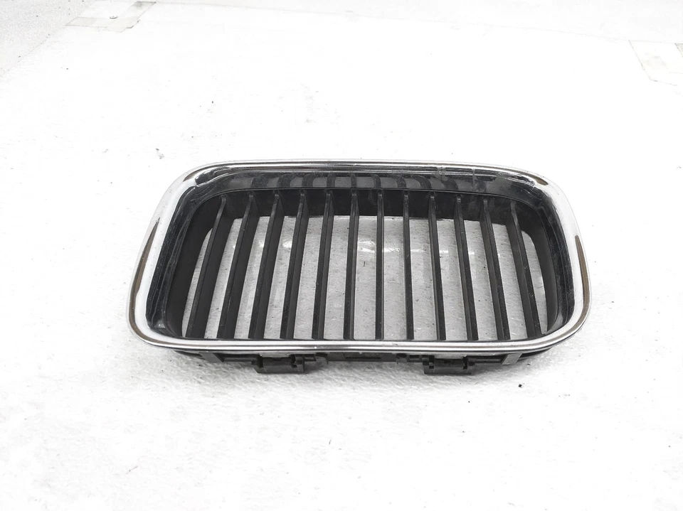 Conjunto de parrilla superior conductor delantero BMW 318TI 1995-1996 51-13-8-122-237 *cromo Foto 3 de 4
