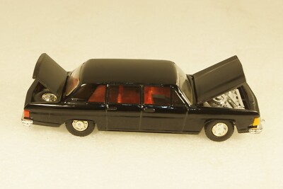 Miniature Voiture GAZ 13 CHAIKA Marron 1/43 – Russe – Collection Neuve