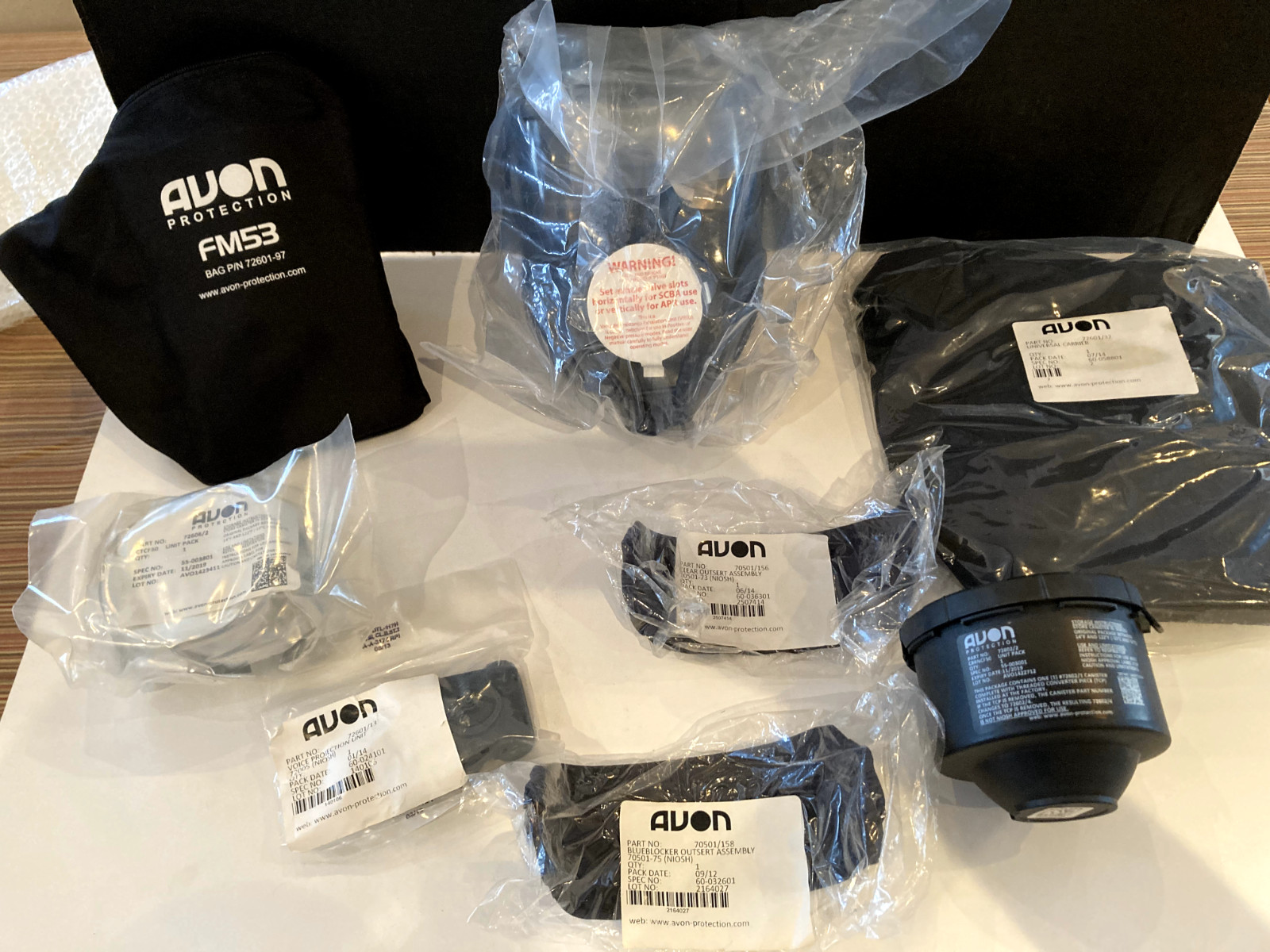 Avon Protection FM53 Gas Mask - Factory Sealed - Full Kit (72601/228) Large