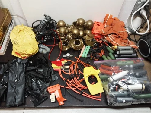 Huge lot of Vintage 1960's 1964 GI Joe Sailor/Scuba/Frogman Accessories